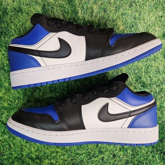 Nike Air Jordan 1 Low GS OG Royal Toe 553560-140 Size 5.5 (7 Wmn) CLEAN!!! Mens - Picture 13 of 16